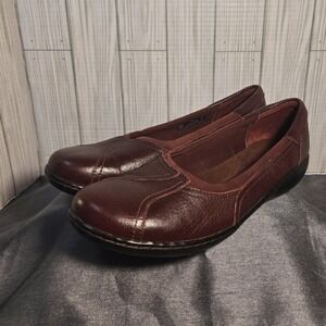 Clarks Womens Burgundy Leather Slip On Comfort Loafer Shoes Size 10M